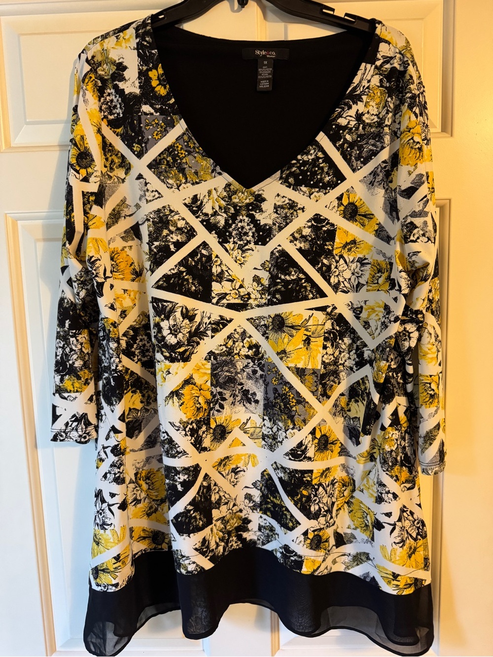 Style & Co. Yellow Black White Floral Geometric V-Neck Tunic